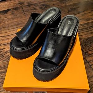 Platform heeled sandals